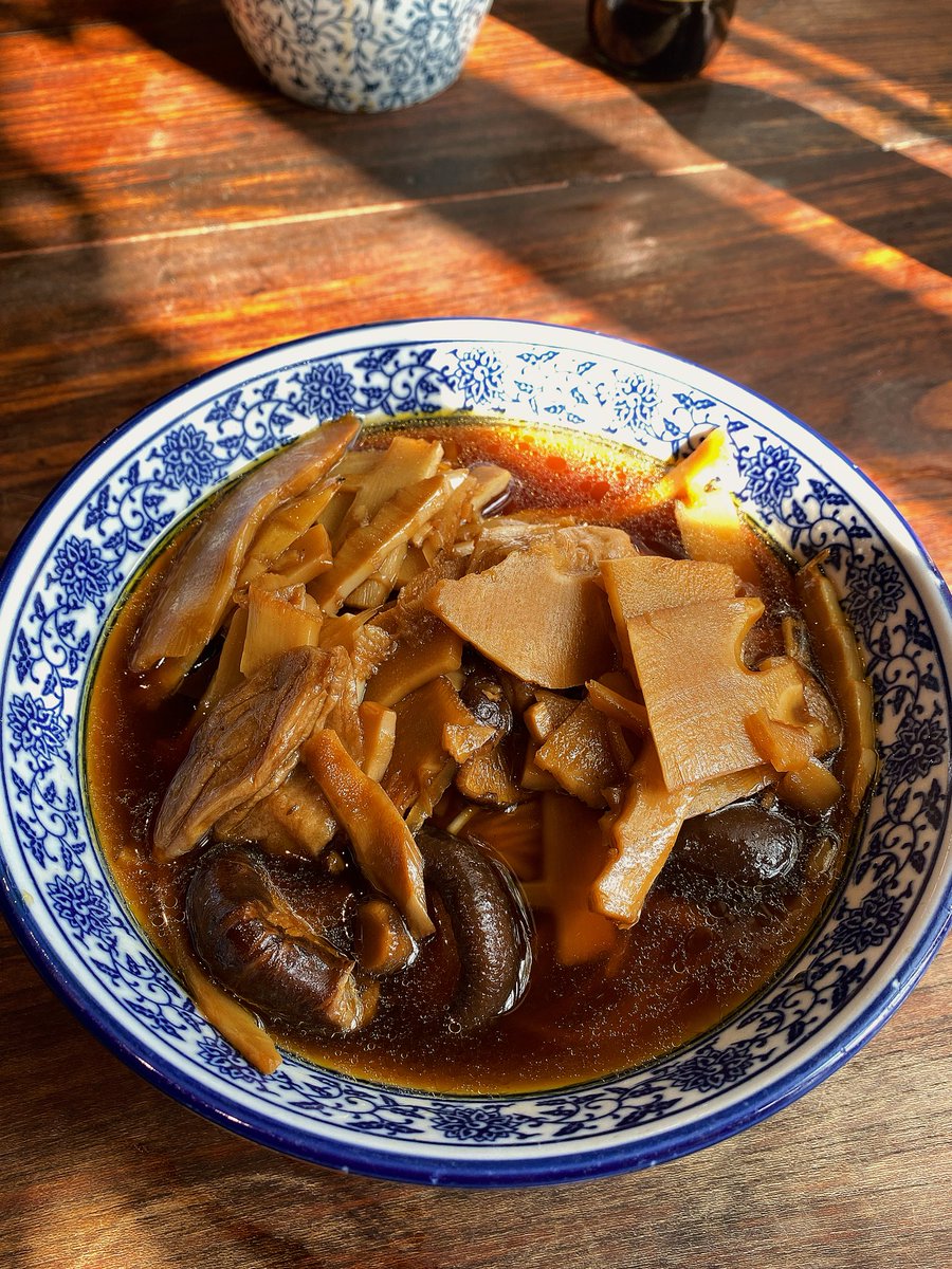 在西园寺吃素面，超爱吃油面筋