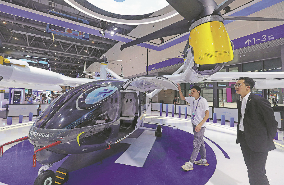 ChinaDaily's tweet image. China&apos;s #digital trade sector made great strides last year, and the country has become one of the most dynamic economies in digital trade around the world, which has injected new momentum into domestic economic growth and contributed significantly to the global #trade…