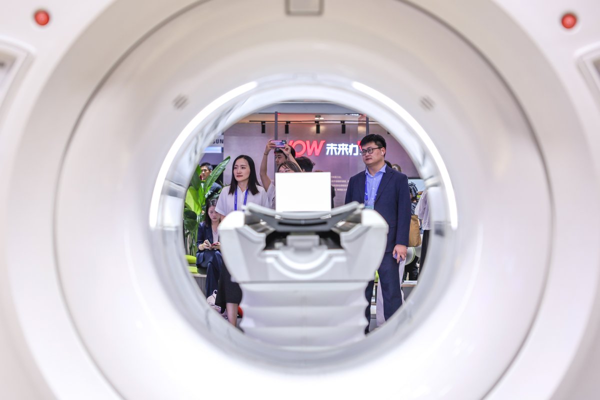 ChinaDaily's tweet image. China&apos;s #digital trade sector made great strides last year, and the country has become one of the most dynamic economies in digital trade around the world, which has injected new momentum into domestic economic growth and contributed significantly to the global #trade…