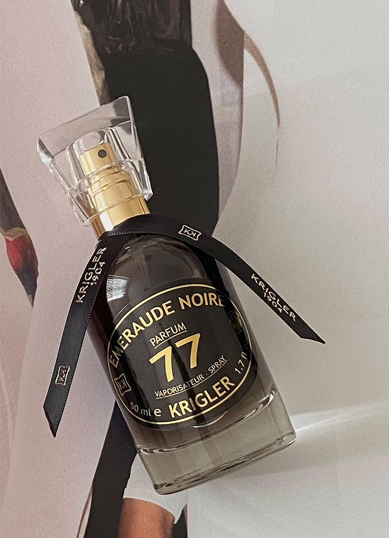 🍂 For the fragrance connoisseur: Krigler Emeraude Noire 77 is autumn bottled.
Spiced patchouli wrapped in resinous vanilla—lusty, luxurious, and endlessly decadent.
Just two spritzes, and you’re cloaked in irresistible warmth. ✨

#LuxuryFragrance #Krigler #FallScent