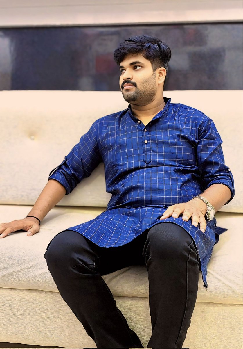 apkakavishubham's tweet image. युद्ध का मैदान बहुत विशाल है
               जिसे हम इंच-दर-इंच जीतेंगे।
                                  
                                   -  स्वामी विवेकानंद 

#postoftheday #नवरात्र #trendingpost #apkakavishubham #reallife #ladakhnews