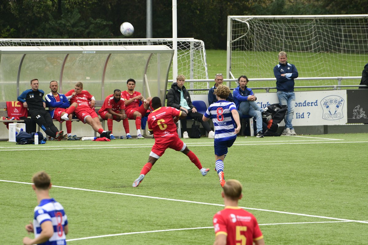 ⚽ Oliveo 1 streed hard tegen CION 1 in Pijnacker, maar verloor nipt: 2-3. <a href="/CIONVLD/">CION</a> 
Doelpunten voor <a href="/OliveoVoetbal/">Oliveo Voetbal</a> : Orlando Agues Ribeiro &amp; Ted Lieffering voor Oliveo.

📺 Bekijk de samenvatting hier 👉 youtube.com/watch?v=NnzTKO…

Foto's:  icloud.com/sharedalbum/#B…
---
#Oliveo