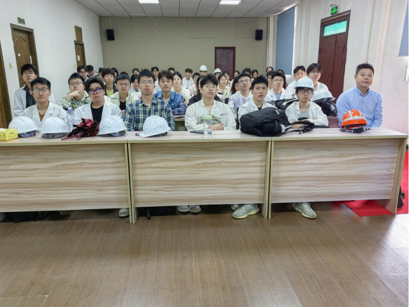 Jadechem_Wuhan's tweet image. 🚀 Jadechem welcomed 94 Applied Chemistry students from Wuhan Institute of Technology for a 2-day internship!

From factory tours to technical talks, students connected theory with practice &amp;amp; gained real-world insights. 🌟

#Jadechem #STEMEducation #InternshipExperience