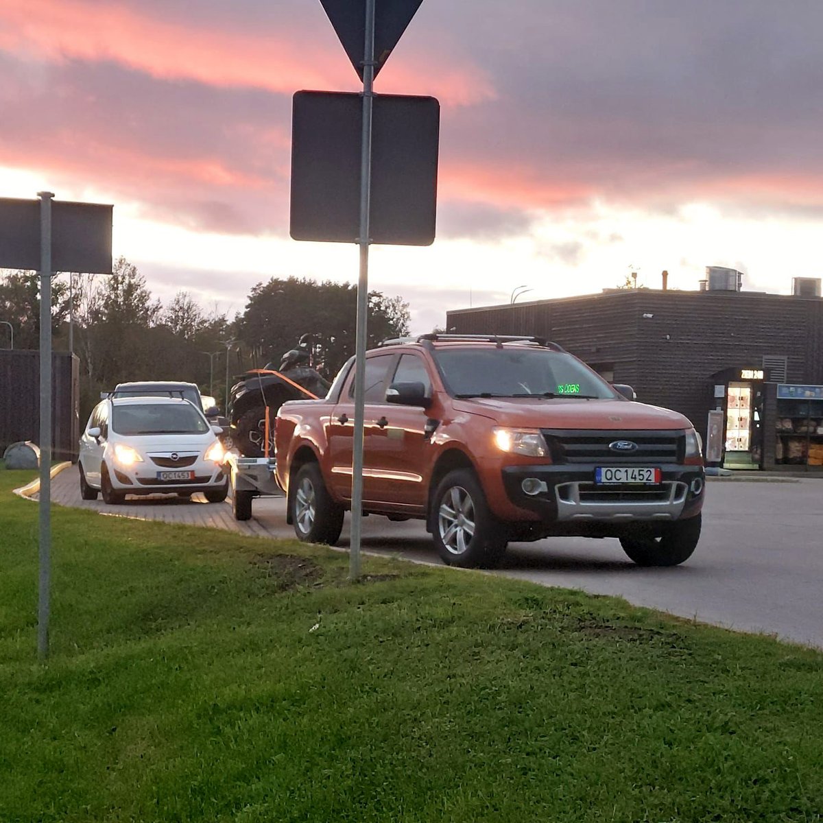 stopify_org_ua's tweet image. A few more photos of the delivery of our latest shipment to Ukraine.