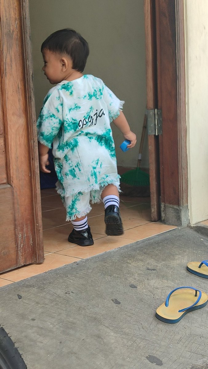 swunchyyy_'s tweet photo. Sembuh yaa adek sayang, nanti kalo udah sembuh kita maiin yaa ke kebun binatang liat gajah sama singa 😊❤ https://t.co/HJBfAJrU6f
