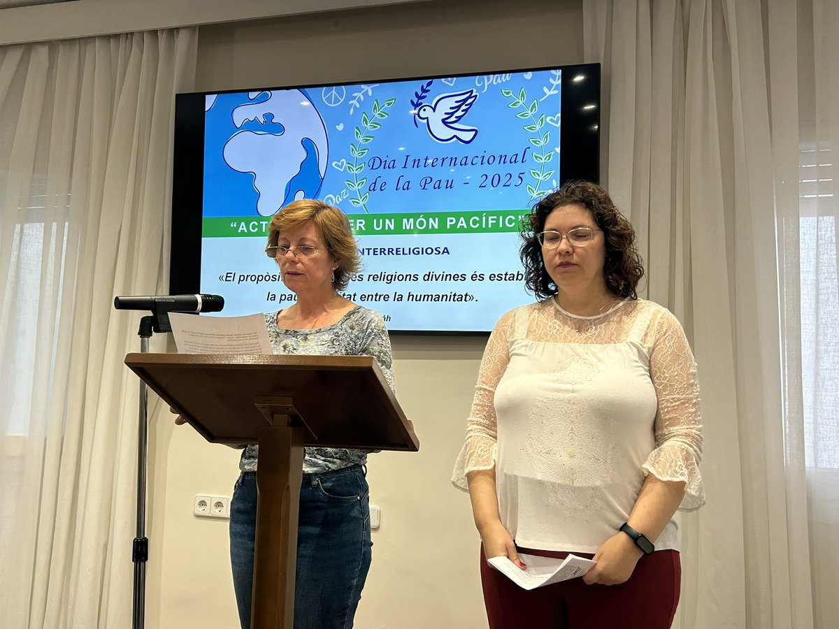 mlluisvall's tweet photo. Ahir vaig participar a la Pregària interreligiosa organitzada per la Comunitat Bahá’í de #terrassa pel Dia Internacional de la Pau amb les diverses confessions religioses de la ciutat.

La Pau comença en nosaltres mateixos; siguem constructors de Pau. Actua ara per un món pacífic https://t.co/P8YdrtvWZD