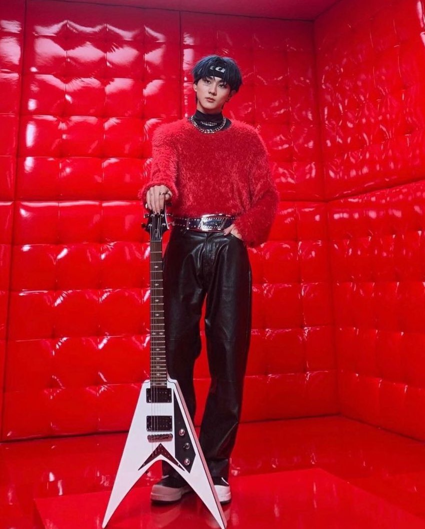 7sengene's tweet image. noa and jakah wore ni-ki and jungwon&apos;s blessed-cursed outfits omg