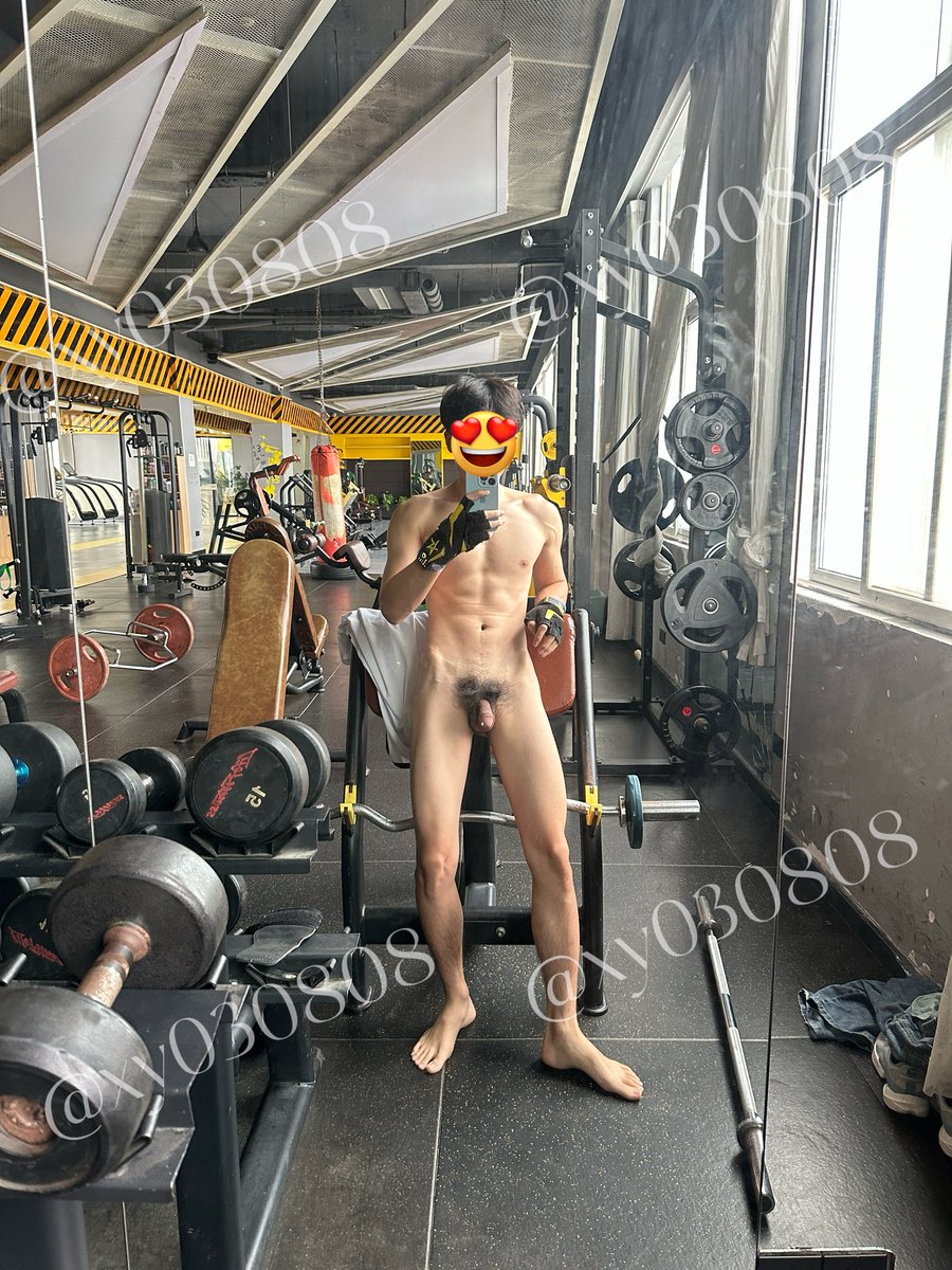 健身房暴露
装模作样—小试身手—大显神通！
喜欢的话多点赞转发hh，点赞多的话会有第二期🥵