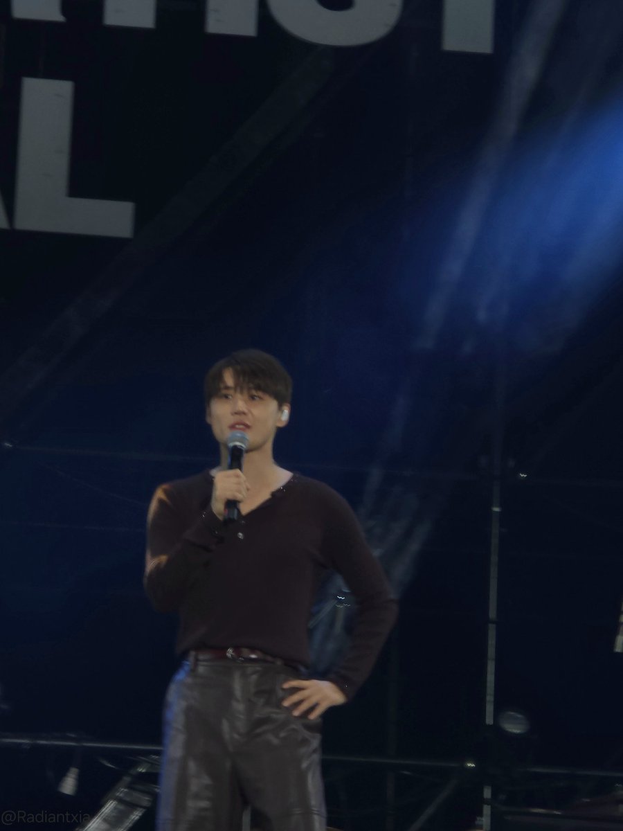 저화질 준수가 넘,,,,귀여워요🫶