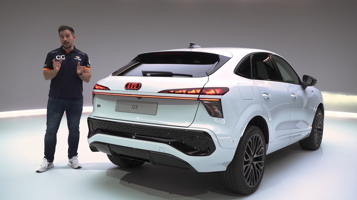 puntalproductions (@puntalproduc) on Twitter photo Volvemos a Múnich, pero esta vez con <a href="/Juanjo_Godmode/">Juan José López</a> que ha podido conocer al nuevo <a href="/audispain/">Audi España</a> Q3 Sportback 🚗. El SUV medio alemán estrena nuevo diseño y mucha tecnología a bordo 👍.
<a href="/CCubicos/">Centímetros Cúbicos</a> <a href="/antena3com/">Antena 3</a> <a href="/nachoglezm/">Ignacio González</a> #CCubicos401 Volvemos a Múnich, pero esta vez con <a href="/Juanjo_Godmode/">Juan José López</a> que ha podido conocer al nuevo <a href="/audispain/">Audi España</a> Q3 Sportback 🚗. El SUV medio alemán estrena nuevo diseño y mucha tecnología a bordo 👍.
<a href="/CCubicos/">Centímetros Cúbicos</a> <a href="/antena3com/">Antena 3</a> <a href="/nachoglezm/">Ignacio González</a> #CCubicos401