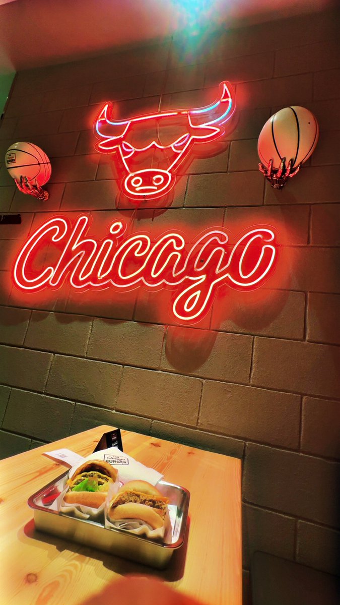 RASMY32's tweet image. #جديد 
#تم_الافتتاح 

اذا تبي شغل نظيف ولذيذ 
"شيكاغو برجر "

📍لبن - شارع الطايف