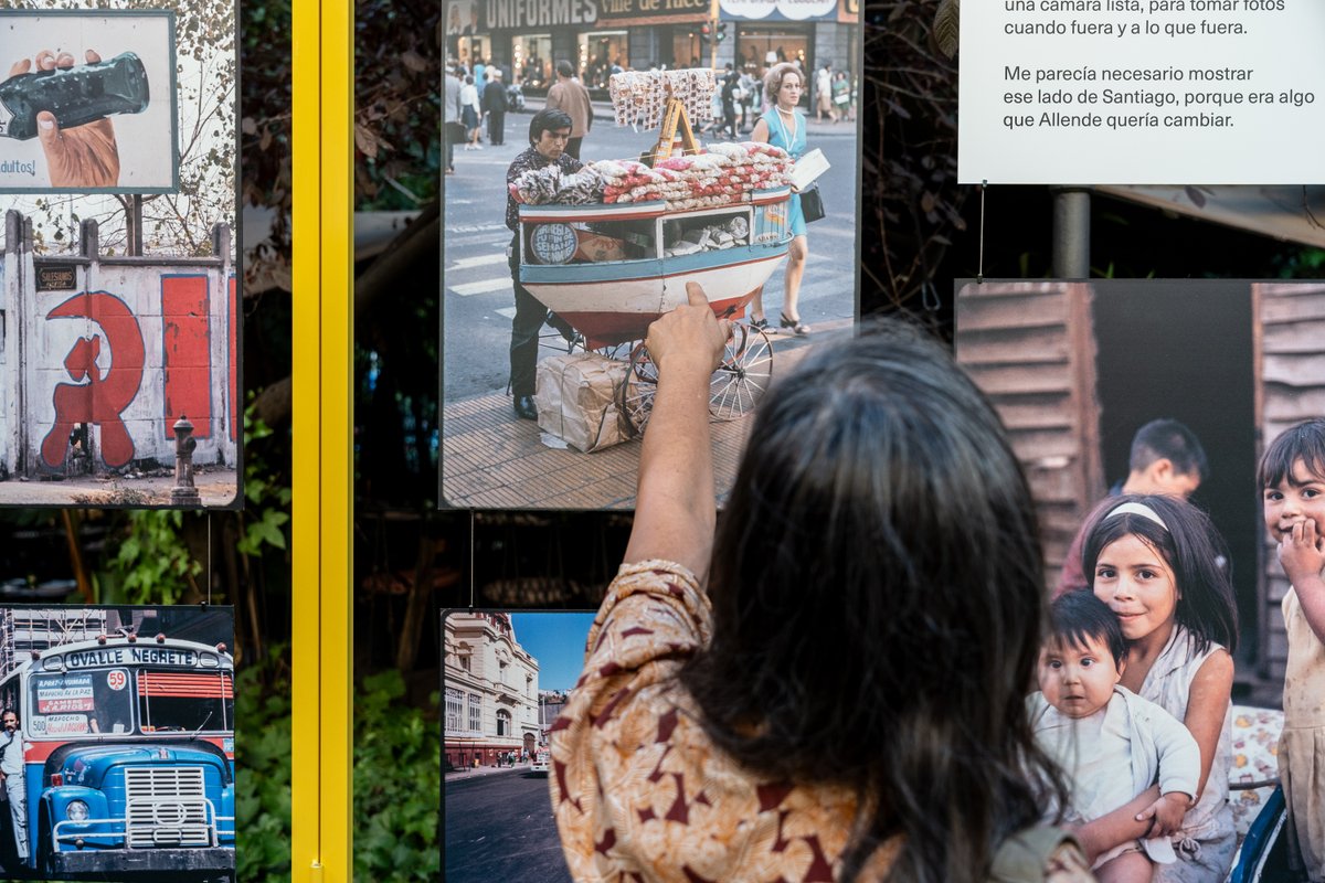 📸✨ Visita la exposición 'Chile 1971: fotografías patrimoniales de la Unidad Popular', de Michael Mauney, en la <a href="/casamerica/">Casa de América</a> Un total de 461 fotografias salen a la luz para mostrar un retrato íntimo y patrimonial de aquel tiempo.

🔗 phe.es/exposicion/chi…
©Jorquera