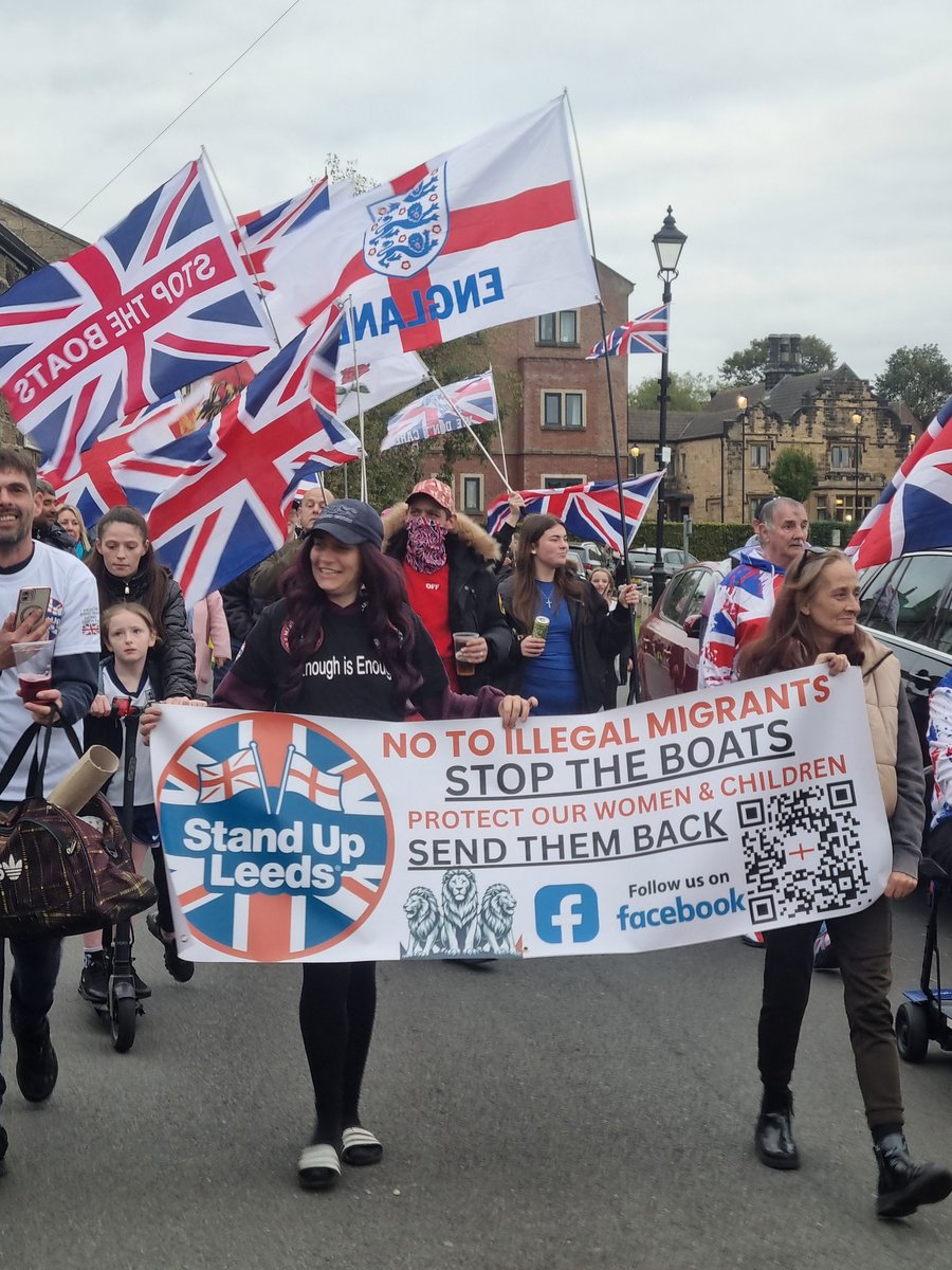 Dazlufc79's tweet photo. Seacroft Leeds march to brittania hotel 26th Sept 2025 https://t.co/FldIrfg9IG