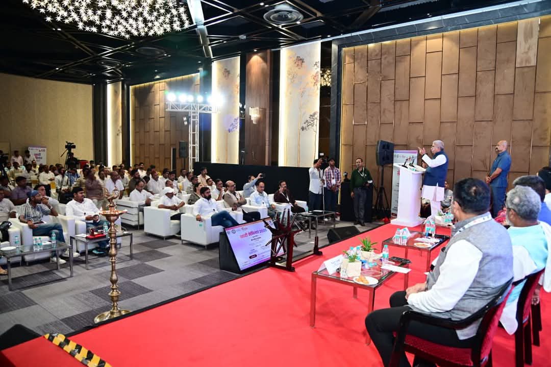 Khadi_UP's tweet photo. #UPITS में आज उ•प्र• खादी तथा ग्रामोद्योग बोर्ड द्वारा आयोजित खादी सेमिनार 2025  "खादी फ़ॉर नेशन, खादी फ़ॉर फैशन" का उद्घाटन मा0 मंत्री @RakeshSachan_ जी द्वारा किया गया, इस अवसर पर संयुक्त मुख्य कार्यपालक अधिकारी महोo के साथ ही वरिष्ठ अधिकारीगण एवं गणमान्य अतिथिगण उपस्थित रहे। https://t.co/XfRrO9iTeo