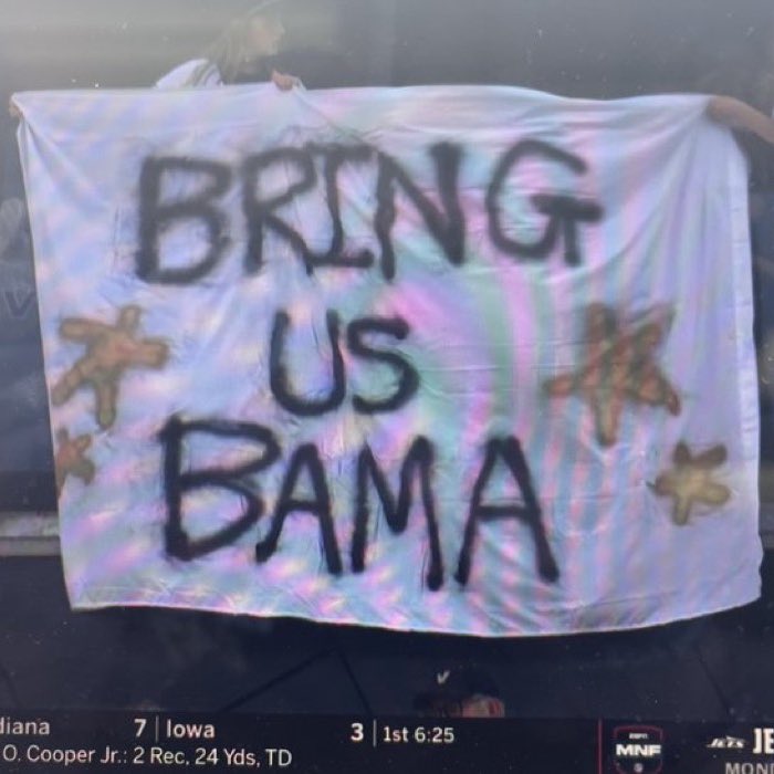 TQPurdon's tweet photo. Good morning, Commodores!
Who has it better than us?
5-0 ⚓️⬇️ #BamaWeek 🏈
@VandyFootball @Coach_Lea https://t.co/HBmUuSuSLD