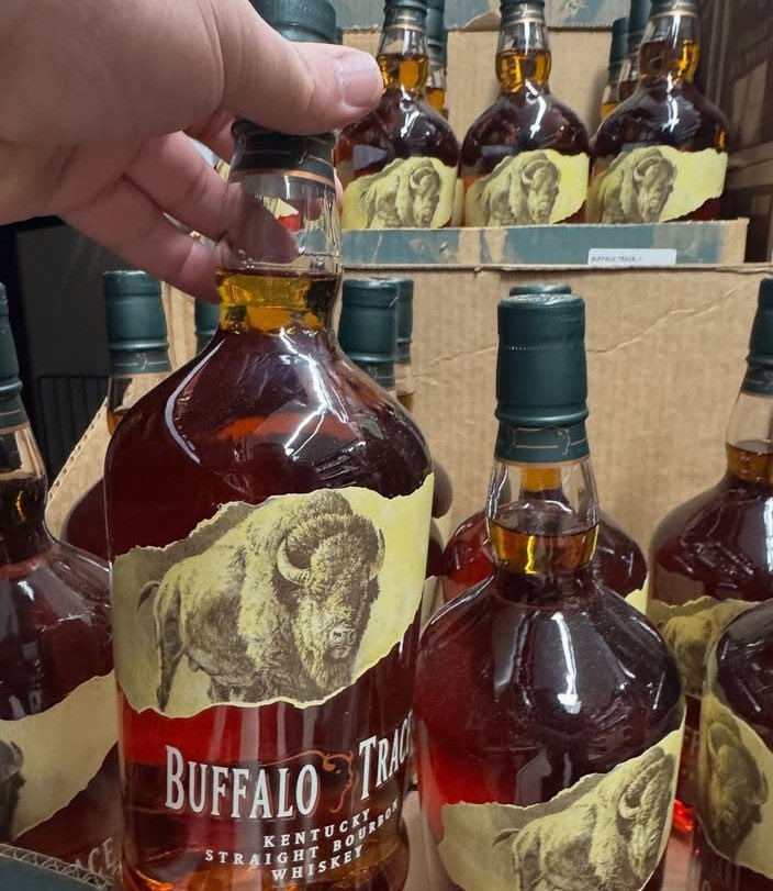 🥃
🥃
Buffalo Trace 

$15 a bottle 750ml

Message me now 

Retweet 

<a href="/BuffaloTrace/">Buffalo Trace</a> #buffalotrace #bourbon