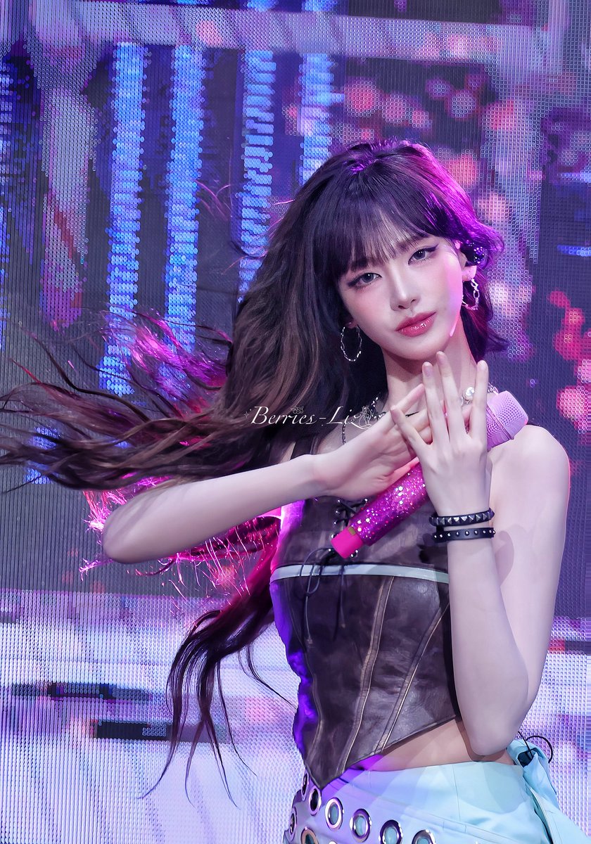 🫐250927
💃 Music Bank in Lisbon

 #리즈 #아이브 #LIZ #IVE #アイヴ #リズ