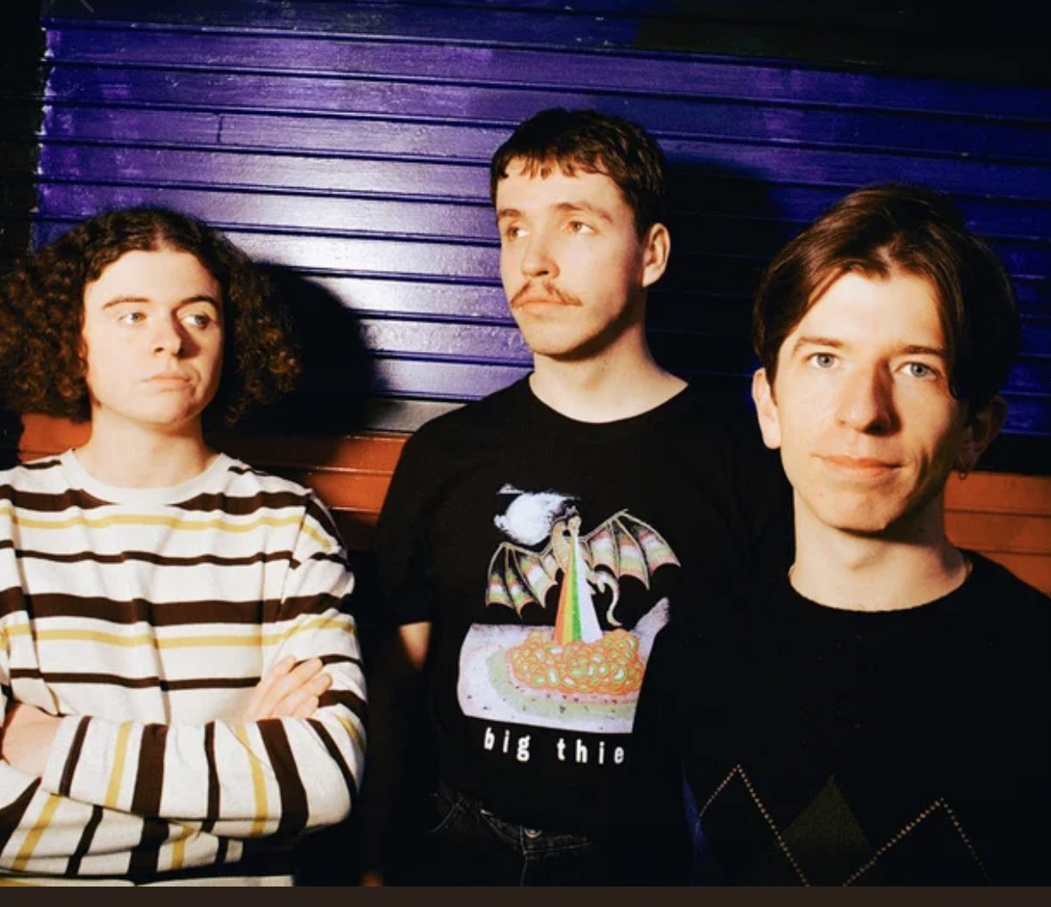 心斎橋のBeatink最終日かけこみ！めちゃくちゃ楽しかった🥳 Big Thiefの前回のツアーTシャツ買えたのも嬉しい。SPINNのジョニーさんがアー写で着てるのを見て、買えばよかったな…とぼんやり思ってたやつ🐉