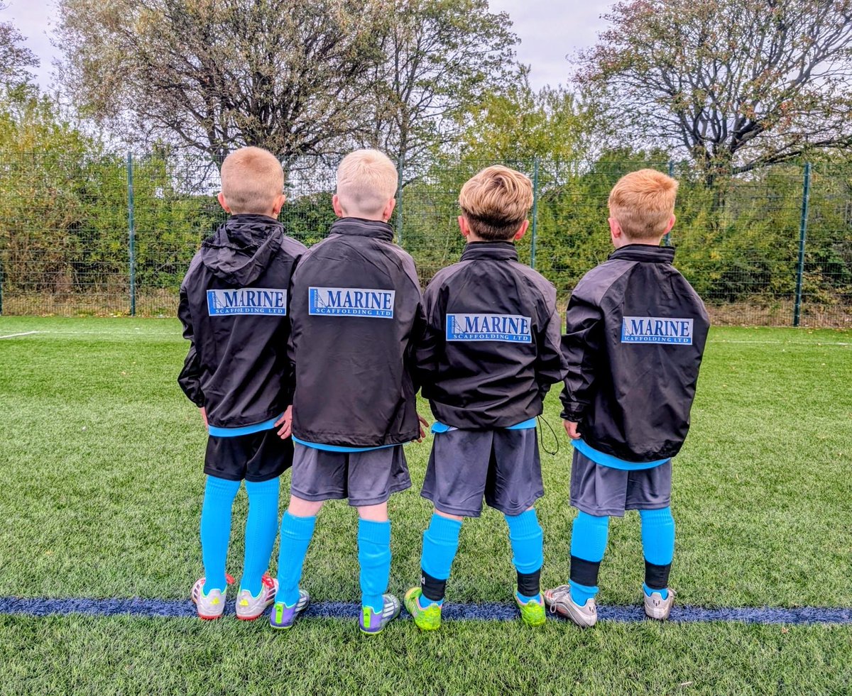 📸 How good do our U7 Blue Barca look in their brand-new training kit? 🔥 Big shoutout to @marinescaffolding for the sponsorship and support! 🐝⚽