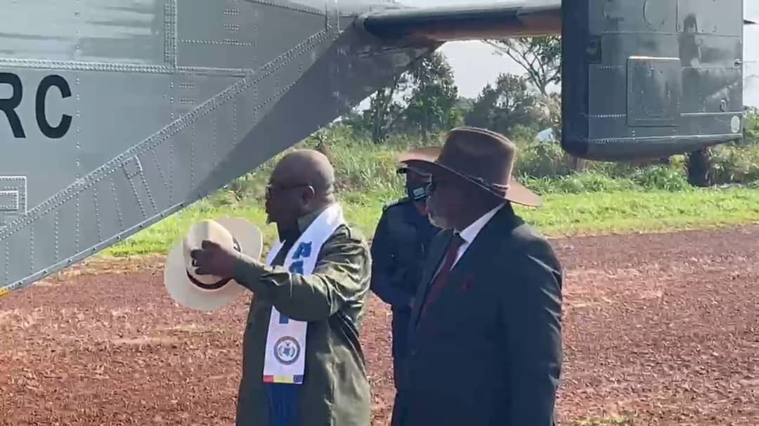SouverainP82682's tweet photo. #RDC : Ancien ministre du #Tourisme et figure influente du #MaiNdombe, #Didier #MPAMBIA MUSANGA a conduit la #SODIM pour accueillir avec faste le #Vice-#Premier #Ministre de l’Intérieur, #Jacquemain #Shabani, lors de son arrivée à #Inongo ce 27 septembre 2025. https://t.co/9uLvomgvS6
