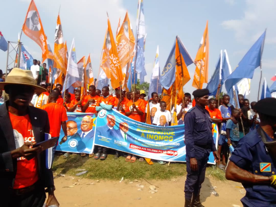 SouverainP82682's tweet photo. #RDC : Ancien ministre du #Tourisme et figure influente du #MaiNdombe, #Didier #MPAMBIA MUSANGA a conduit la #SODIM pour accueillir avec faste le #Vice-#Premier #Ministre de l’Intérieur, #Jacquemain #Shabani, lors de son arrivée à #Inongo ce 27 septembre 2025. https://t.co/9uLvomgvS6