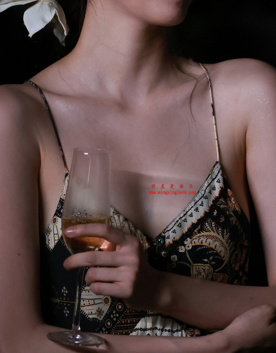 okav.com | 刘亦菲旗袍美人为你服务.zlt - البحث  X