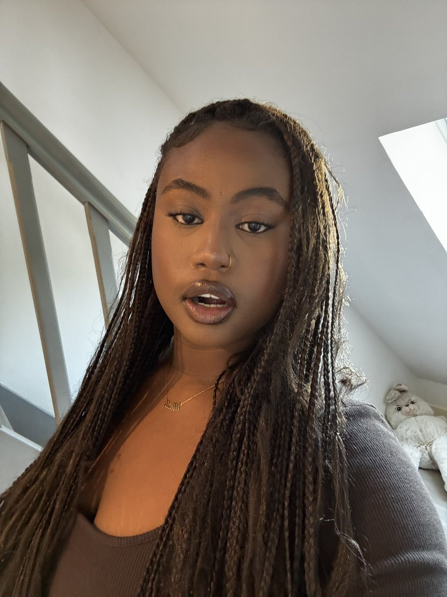 mainpopvirgo's tweet image. 🖤🖤