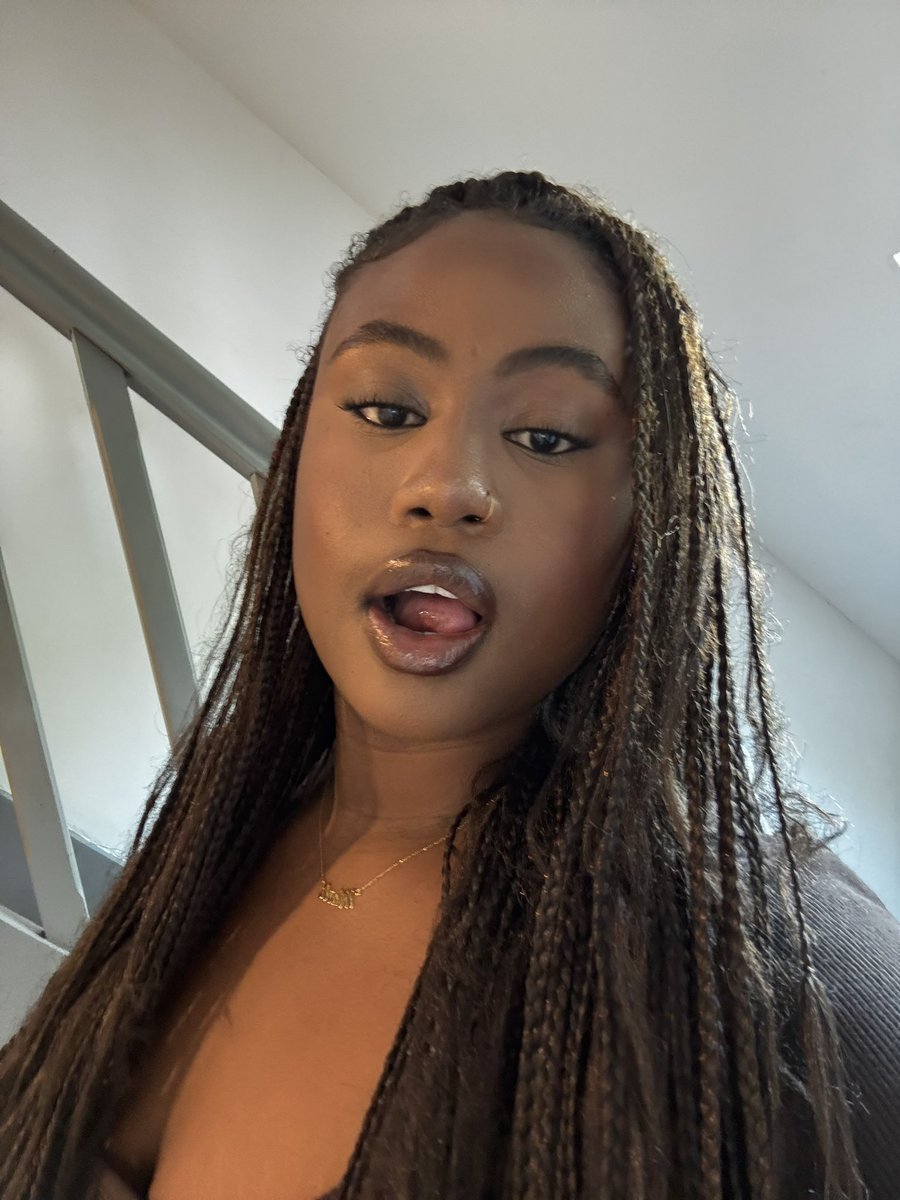 mainpopvirgo's tweet image. 🖤🖤