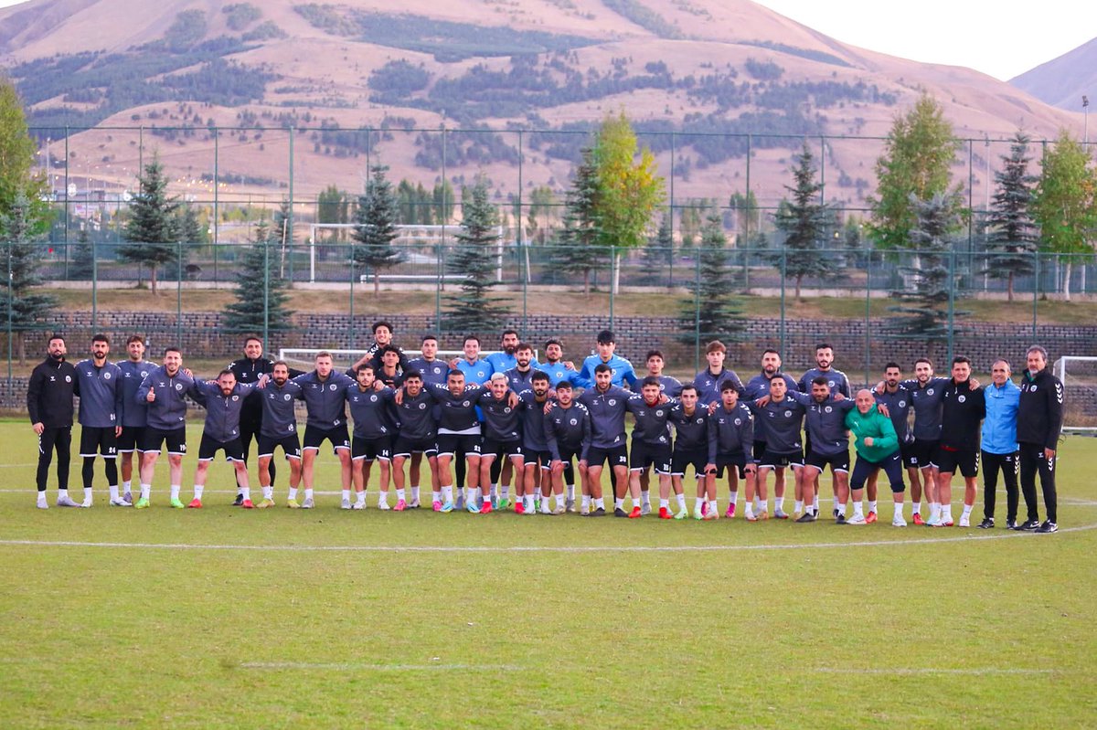 Haber salın dört bir yana! 💚❤️

#EfsaneGeriDönüyor