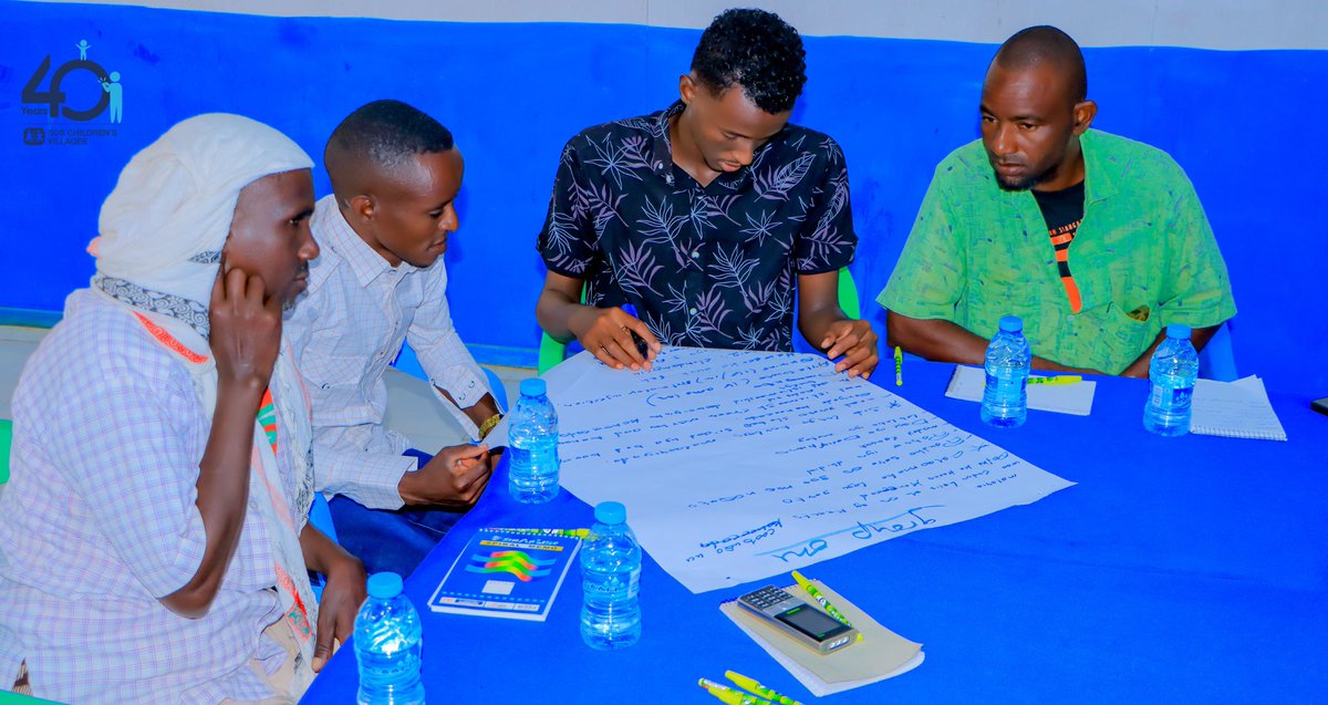 SOSCVSomalia's tweet photo. By training 30 Community Health Workers through the ICCM+ approach in #Burhakaba and #Baidoa, @SOSCVSomalia is turning frontline care into lifesaving action 🚑🌿
📍 How is the training helpful:
• Children under five and pregnant women are getting timely diagnosis, treatment, and referrals.
• Malnutrition is being detected early through active nutrition screening and support.
• Communities are gaining safe water access and practising healthier hygiene habits.
• CHWs are equipped to identify, treat and refer pneumonia, malaria, diarrhoea, measles, and malnutrition—right where families live.
🌟 244 children (118 boys, 126 girls) in hard-to-reach villages like Celcadow, Salbuy, Goyaale, and Lowile have already received care thanks to these trained health heroes.
Thank you @UKaid @UKinSomalia
#CommunityHealthWorkers #FrontlineCare #CaafimaadPlus
