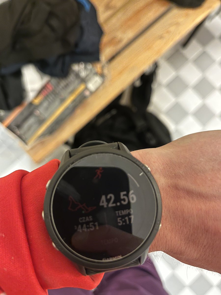 Kuba_Wasko's tweet photo. Otaczają mnie piękni ludzie i za to jestem wdzięczny. Dzięki wielkim sercom udało się zebrać 25 k dla Fundacji Na Ratunek Dzieciom z Chorobą Nowotworową. Sponsor Maratonu Warszawskiego dorzucił 10 k za drugą najwyższą zbiórkę w akcji Biegam Dobrze. Kłaniam się w pas. Dziękuję. https://t.co/HQBIb92mv2