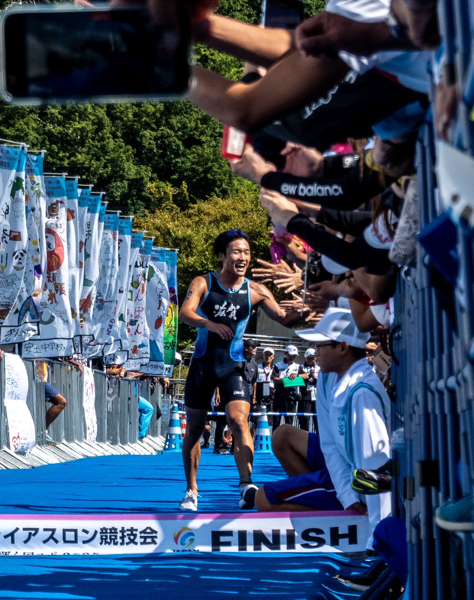 gen0326_sr's tweet image. 2025年滋賀国スポ優勝しました🥇
生まれ育った地元滋賀県で開催ということで、沢山の方の想いを背負わさせて頂いて、スタートラインに立って、最高の結果を残せて本当に嬉しいです。
皆様ありがとうございました❗️