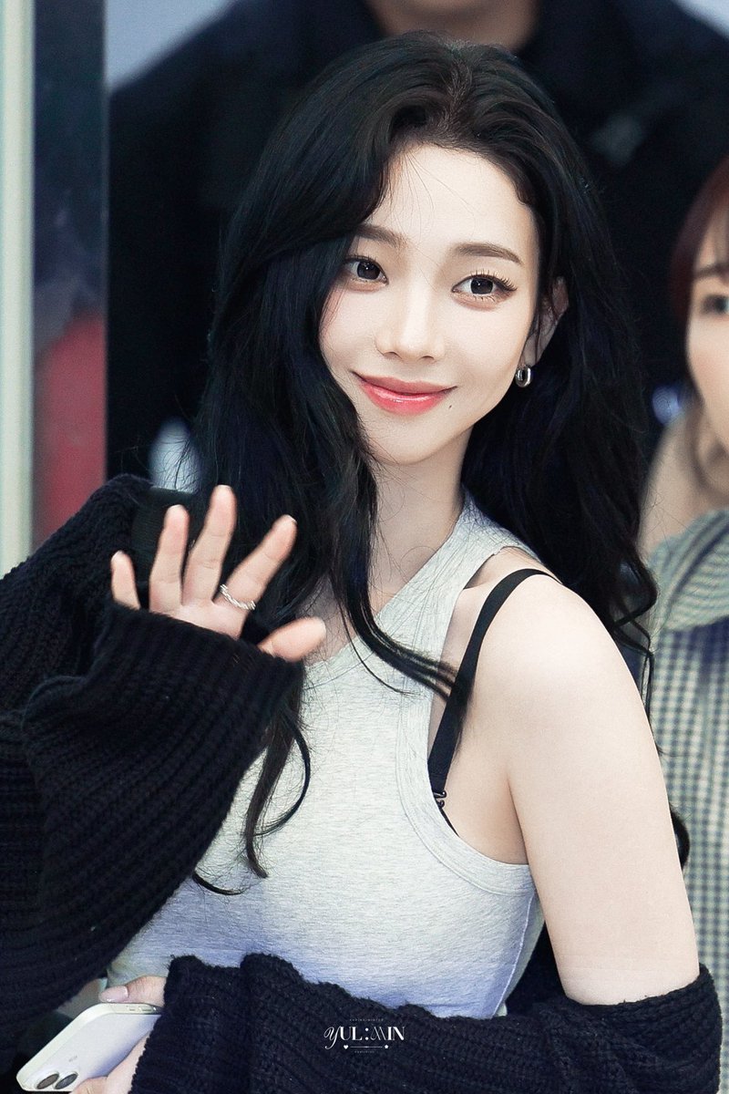aespa ソウル　ポップアップ　ロンT　カリナ ⋆˚✿˖° 250903 aespa KARINA for Nordisk Korea 🤎 © wntrult