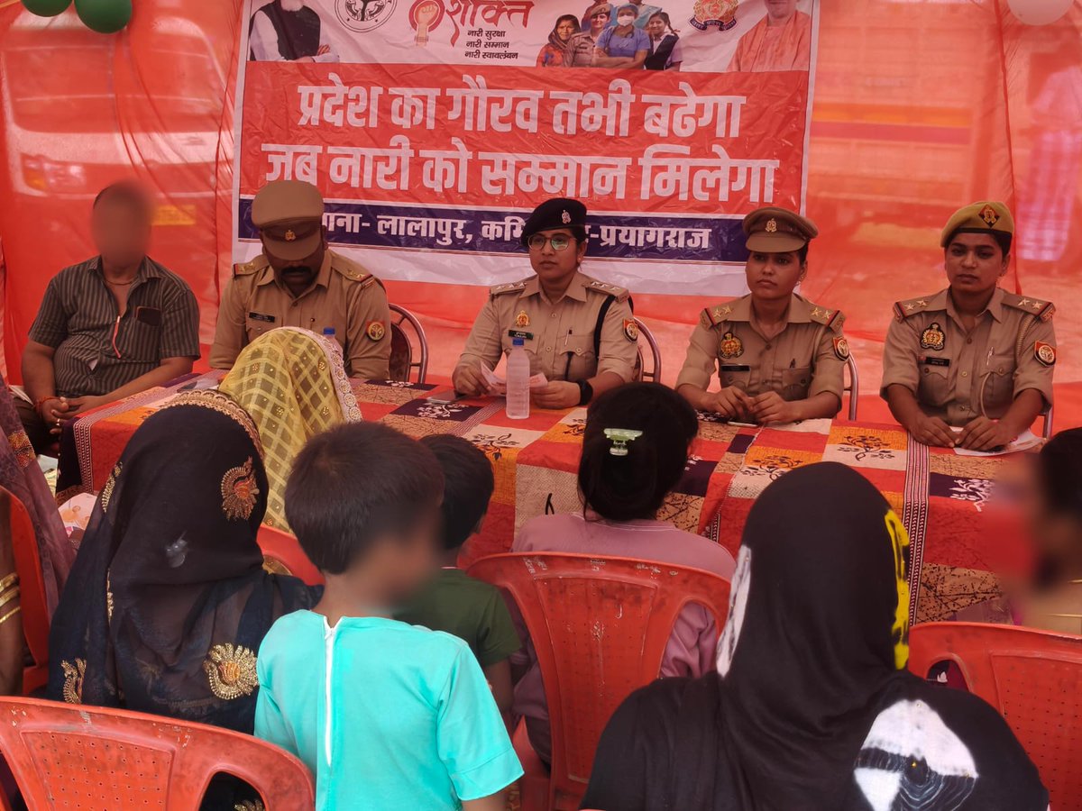 DCPYNagarPrj's tweet photo. आज दिनांक-28.09.2025 को सहायक पुलिस आयुक्त बारा द्वारा#MissionShakti5 अभियान के तहत थाना लालापुर अंतर्गत ग्राम अमिलिया में स्थित मंसूरिया माई मंदिर के मेला प्रांगण में मिशन शक्ति स्टॉल का उद्घाटन कर नारी स्वाभिमान, सुरक्षा और स्वाबलंबन का संदेश देते हुए जागरुकता अभियान चलाया गया। https://t.co/6vNB5sAfTY