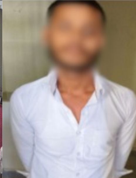 पटना एयरपोर्ट के पास पुलिस ने संदिग्ध रूप से घूम रहे एक युवक को गिरफ्तार किया है। आरोपी की पहचान शिवम शर्मा ऊर्फ शिवम कुमार के रूप में हुई है। आरोपी वैशाली जिले का निवासी है। पुलिस ने बताया कि आरोपी के पास से भारतीय सेना की फर्जी ID और इंडियन मुजाहिदी से संबंधित आईकार्ड सहित कई