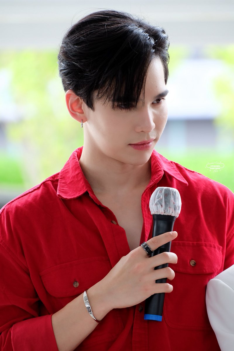 ttaraktaktakk's tweet photo. ครบรอบสามปีกับงานสีแดงที่จริงใจจจ ❤️🤟🏻
💬 #MaxNatTopsCLUB
「@MMaxmaxxxx @natasittttt 」
#Mmaxmax #natasitt #MaxNat
#ByTaktakk https://t.co/ZHQ6rl6dBA