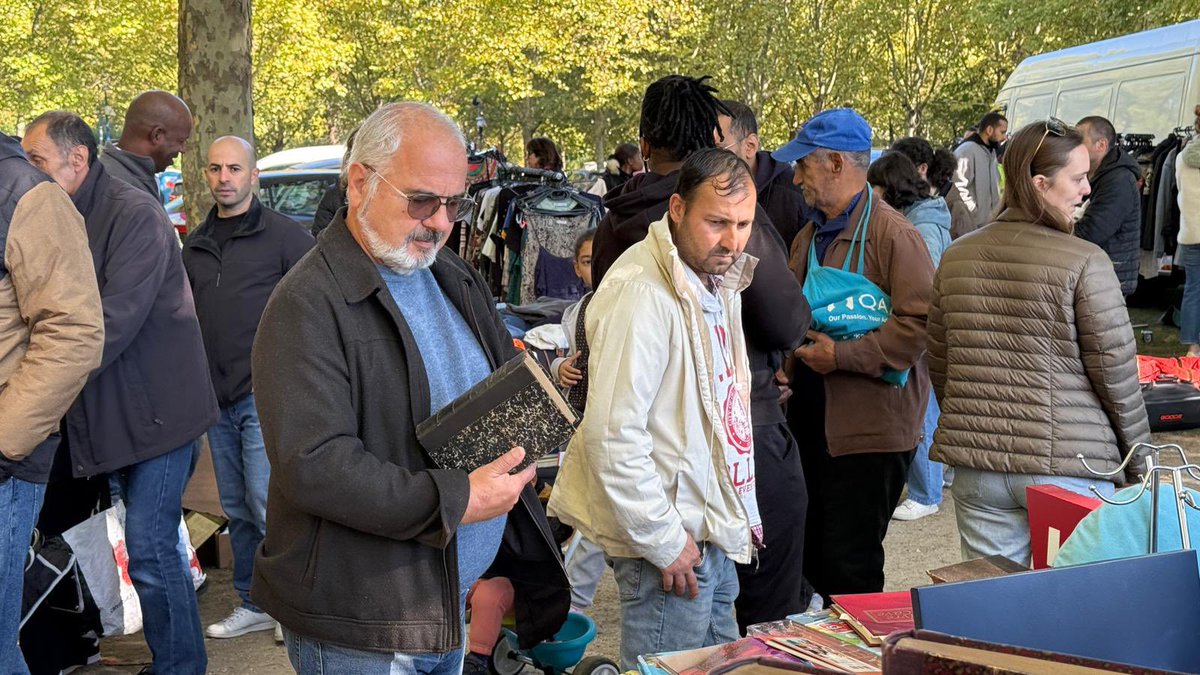 Aujourd’hui le soleil est venu accompagner les très nombreux visiteurs venus chiner lors de notre grande brocante dans la parc Robinson d’#Asnieres-sur-Seine.