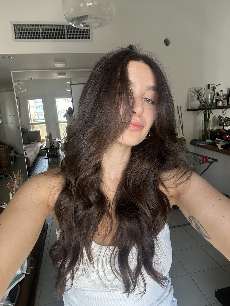 yulia tweet media