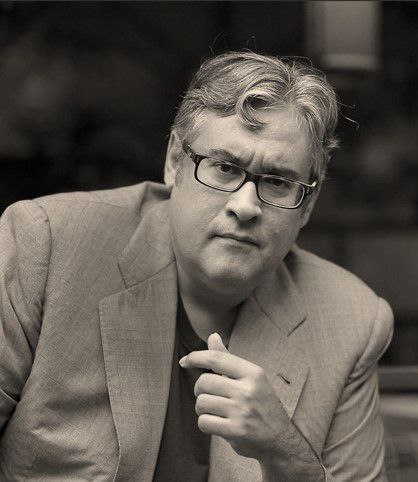 "La inmigración masiva es utilizada como ariete para disolver las identidades nacionales y propiciar el advenimiento de un hombre-masa desarraigado, fácilmente manipulable por los poderes oligárquicos."
J. M. de Prada