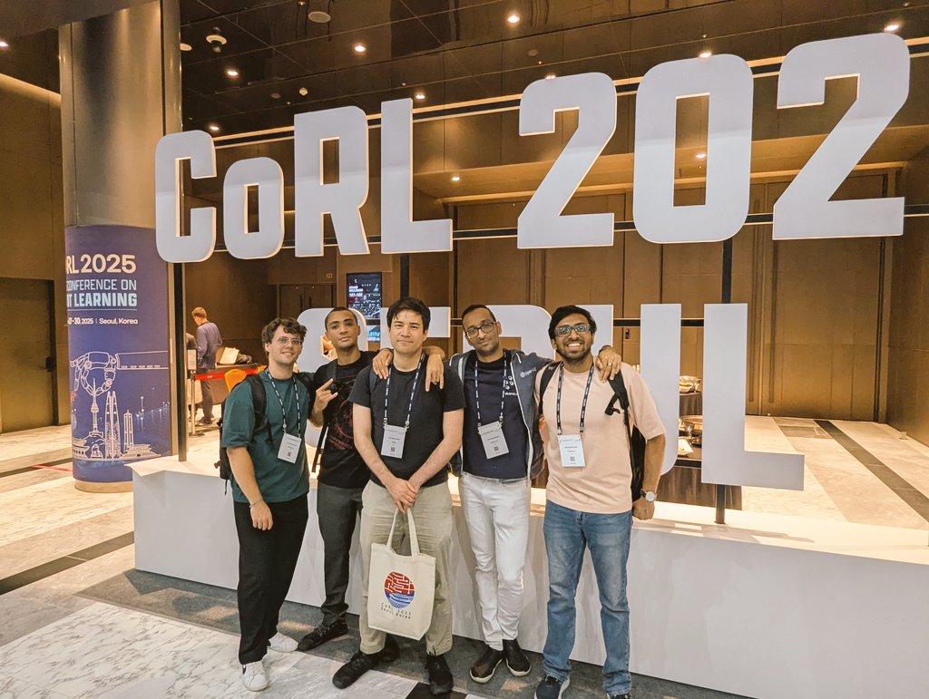 Really happy to have a reunion of the <a href="/ArayaGlobal/">Araya Global</a> RL team robotics crew at #CoRL2025
<a href="/lucanunz/">Luca Nunziante</a> <a href="/RousslanDossa/">RousslanDossa</a> <a href="/DanOgawaLil/">DanOgawaLillrank</a> <a href="/ShivaSujit/">Shiva</a> 🦾
