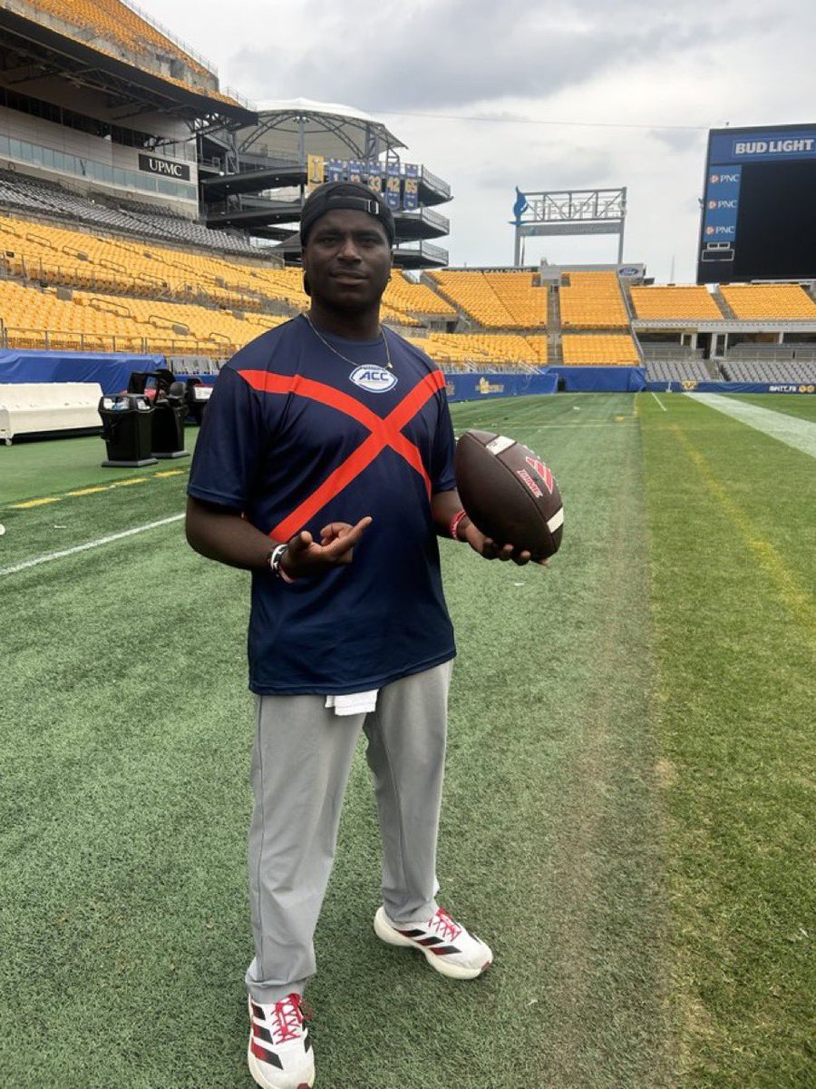 Week 5 key performers 

Zephian - Louisville 

46 tosses to ref - 1 forced fumble - 1 fumble recovery - 1 win

<a href="/LouisvilleFB/">Louisville Football</a> <a href="/Zephian5/">Zephian</a>