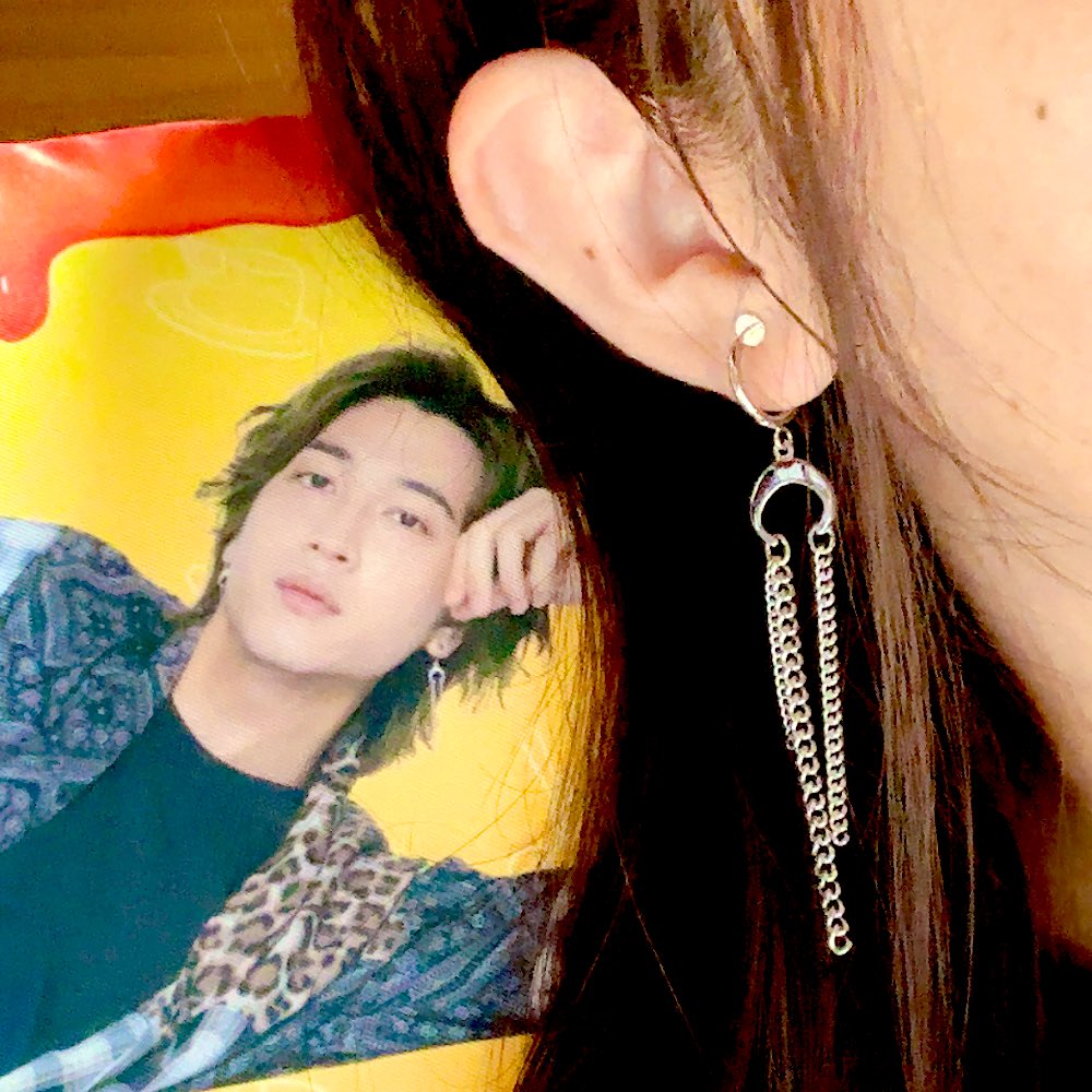 みんな、、、ラキアのイヤリング(ピアス)買った方がいいよ……。値段とか