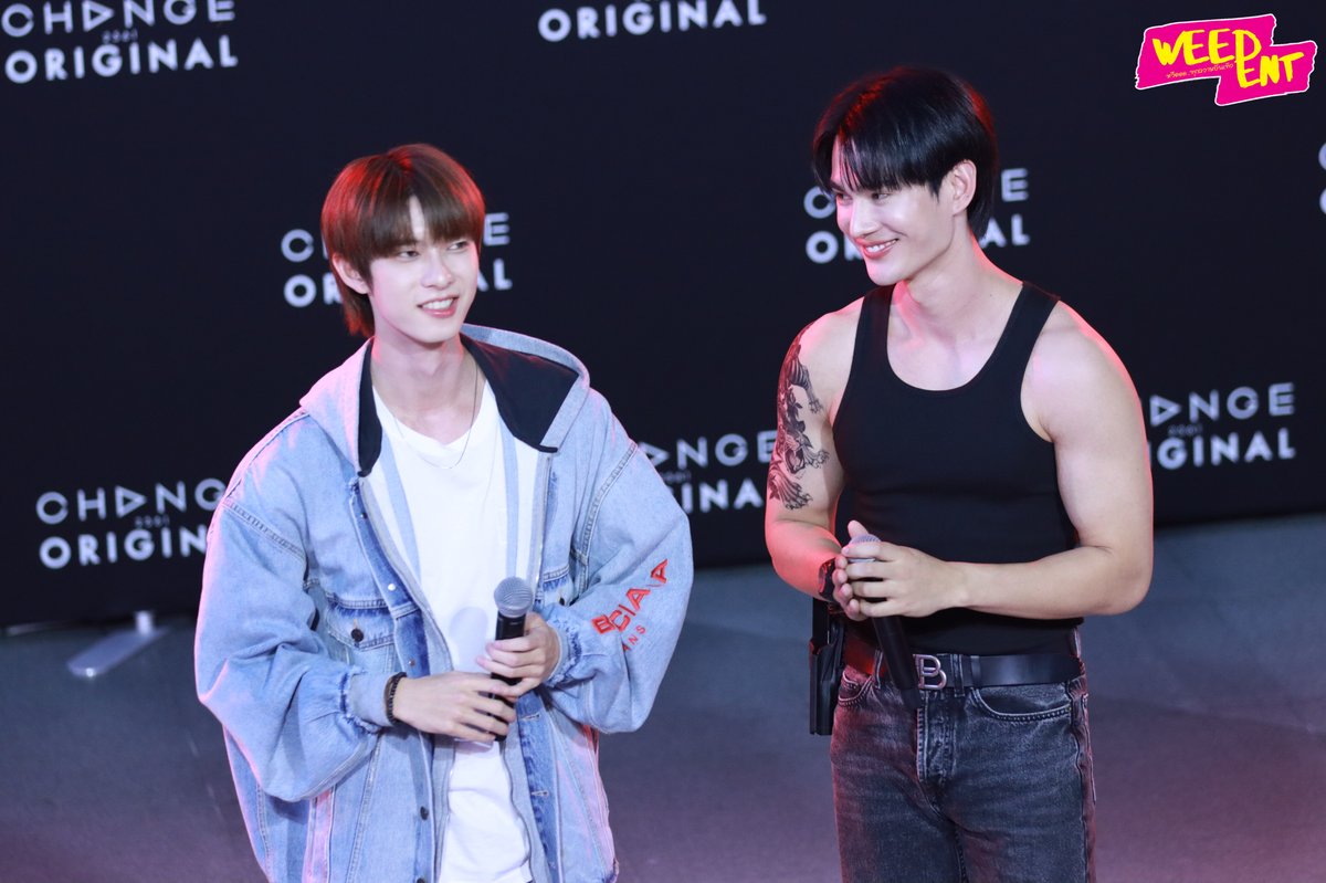 WEED_ENT's tweet photo. " พูห์ - พาเวล" พร้อมทีมนักแสดงนำ ในงาน "สิงสาลาตายลงพื้นที่สยาม" จาก CHANGE2561 ORIGINAL ✨

#สิงสาลาตายลงพื้นที่สยาม
#ppoohkt #pavelphoom
#Ottotkwp
#michaelkvs #top10987654321
#สิงสาลาตาย
#GoddessBlessYouFromDeath https://t.co/lvCZ26xVRb