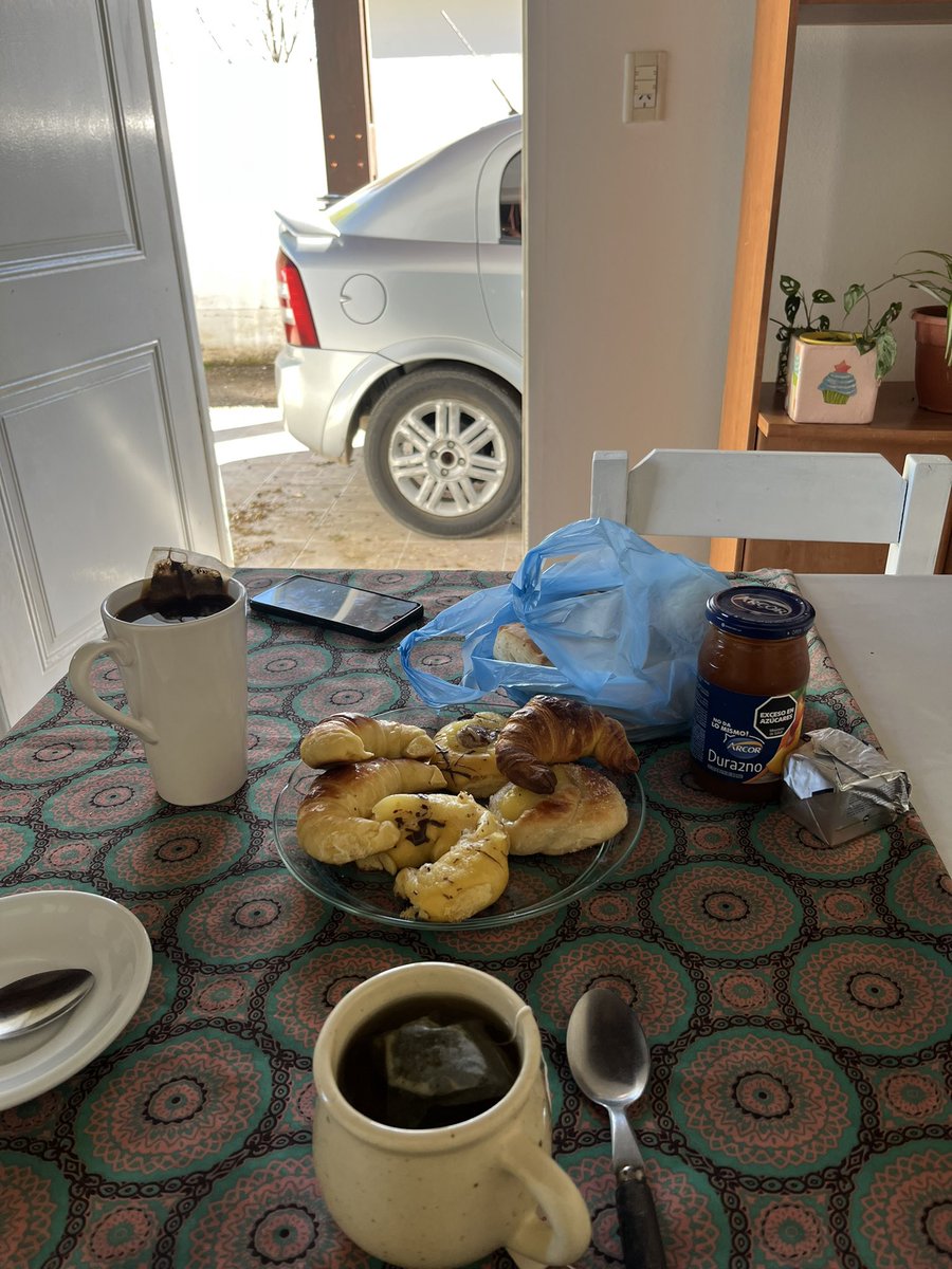 Desayunando!! Saludos desde Concaran, San Luis #EsteFinde descansando en casa