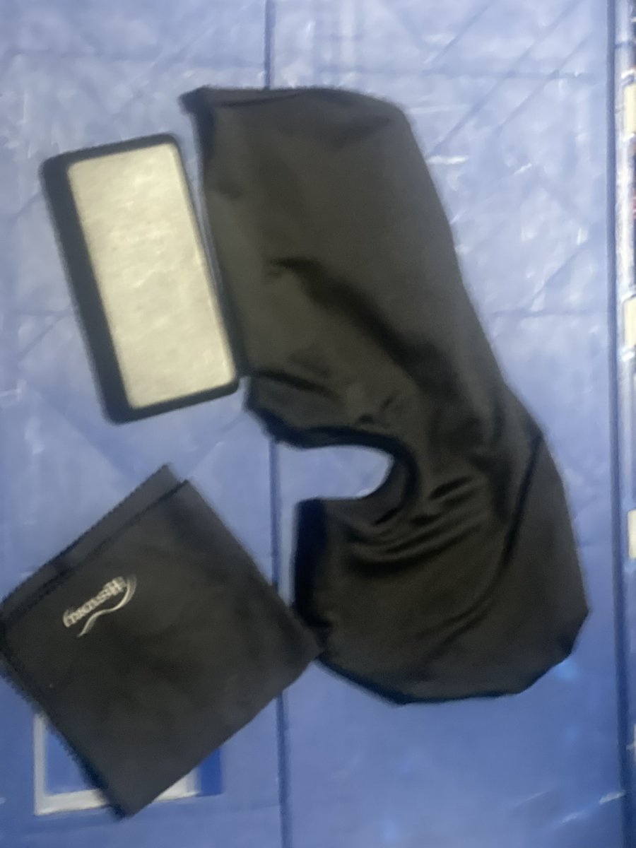 【お忘れ物のお知らせ】
#幻獣交差点 の会場にて、以下の落とし物がございました。

・バラクラバ
・モバイルバッテリー(後ろにマスキングテープが貼っています)
・メガネ拭き

お心当たりの方は、お早めに下記フォームにてご連絡ください。

forms.gle/4N1CV6mYf4rWDk…