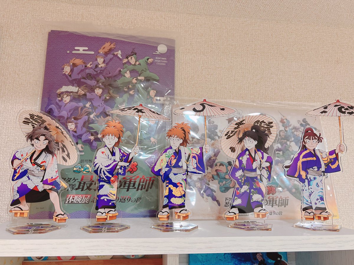 届いたアクスタやらぬいたち飾った