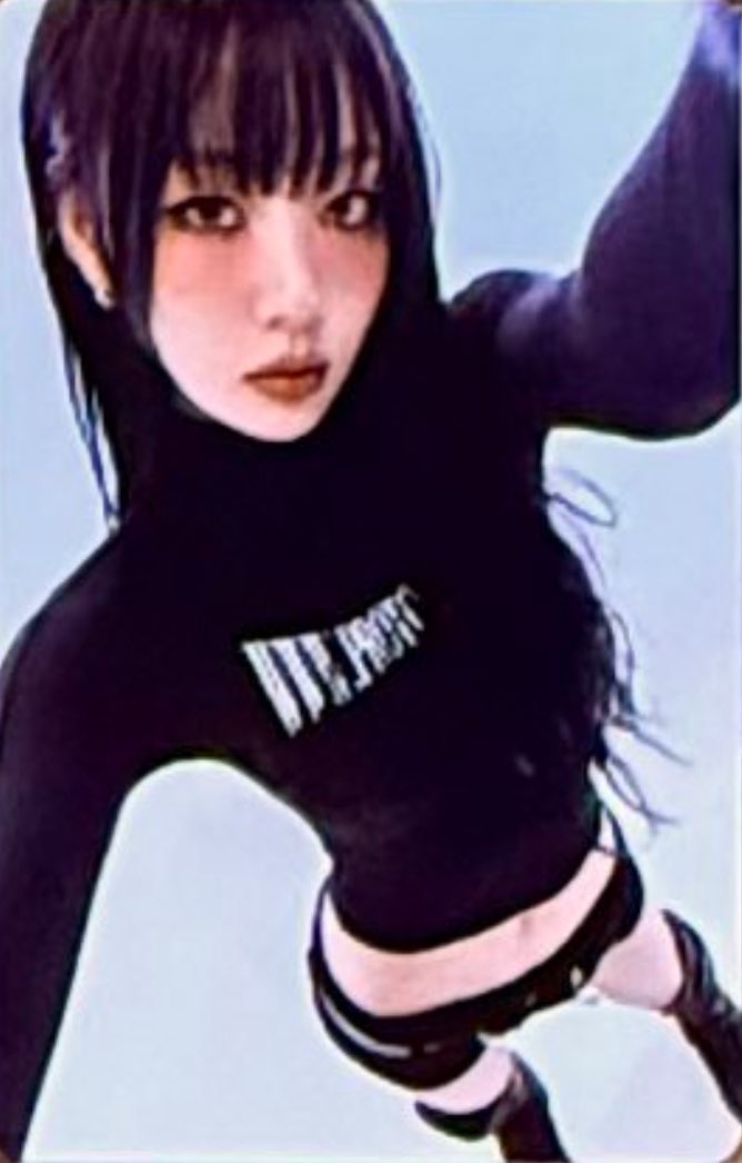 engdus's tweet photo. HOT GIRL YVES https://t.co/UhW3qXQ3RD