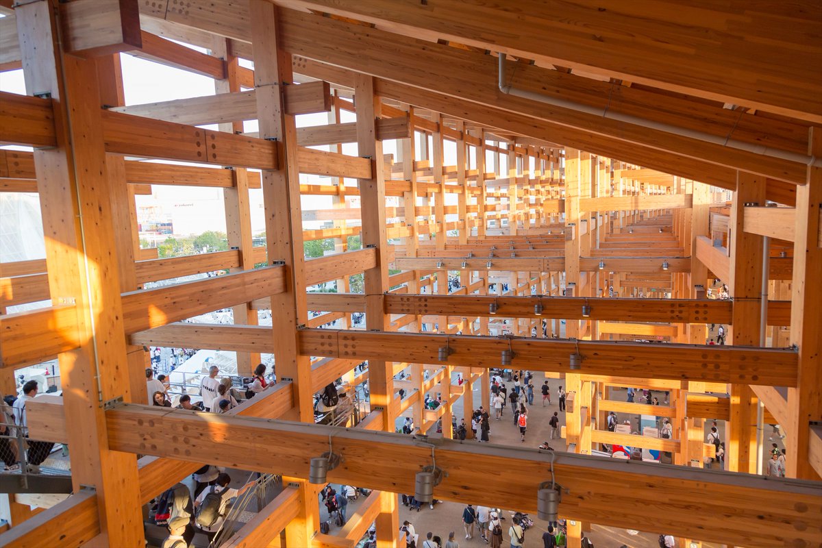 先週になるけど、大阪万博に行ってきた
結論は、行って良かったー
３日間行ったんだけど、混みすぎで人気パビリオンは１つも入れず
それでも、大屋根リングを見て、上って、歩いて
それだけでも行って良かったと思えるくらいだった