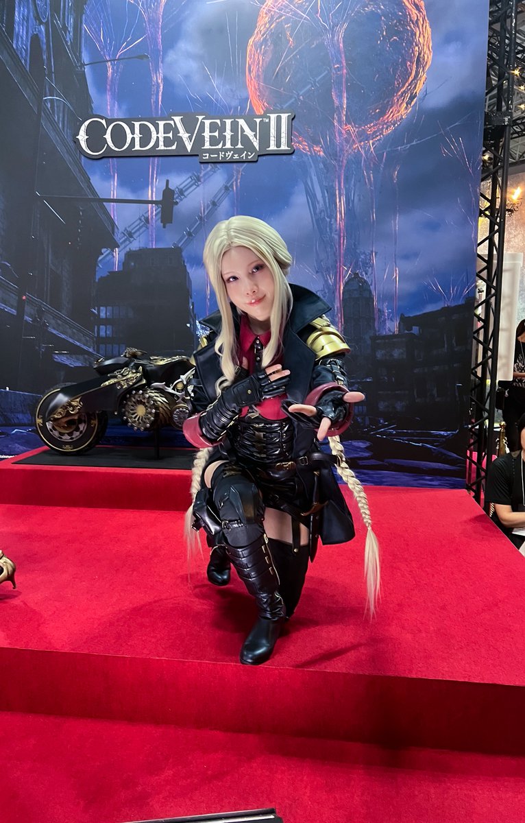 sac32492018's tweet image. TGS2日目　#CODEVEIN2
めちゃくちゃ楽しみにしていたブースでお写真撮らせていただきました🥺最高に幸せすぎてずっとキャッキャしてました❤️
テンション上がってフィギア付きのゲームをその場で予約させてもらいオンラインガチャ引かせてもらったら缶バッチセットとトートバッグが貰えてよりハッピー✌️