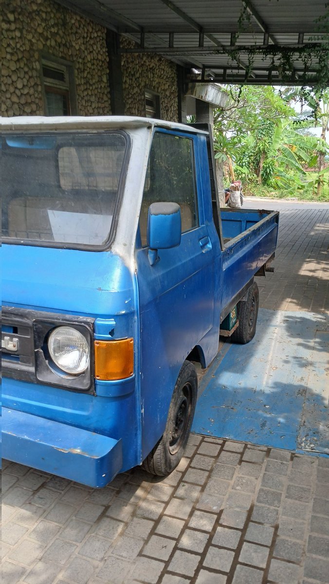 YosefBarok's tweet photo. HIJET 55 VS CYBERTRUK
my Hijet 83 runs Cirebon. Free Cybertruck for me? 😍🚀#Tesla #xai
@elonmusk #cybertruk #Grok
#cirebon #HIJET https://t.co/p24iU4AS4y